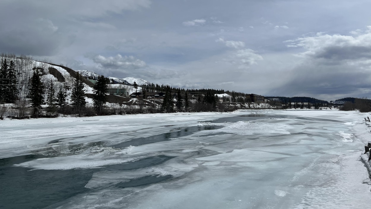 Yukon : Veille de crue pour la rivière Klondike près de Dawson
