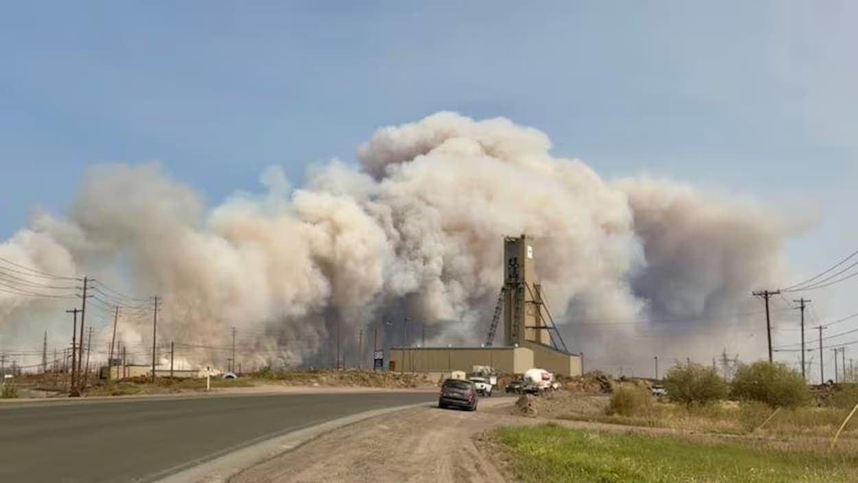 Flin Flon en alerte de pré-évacuation à cause d’un feu venu de Creighton