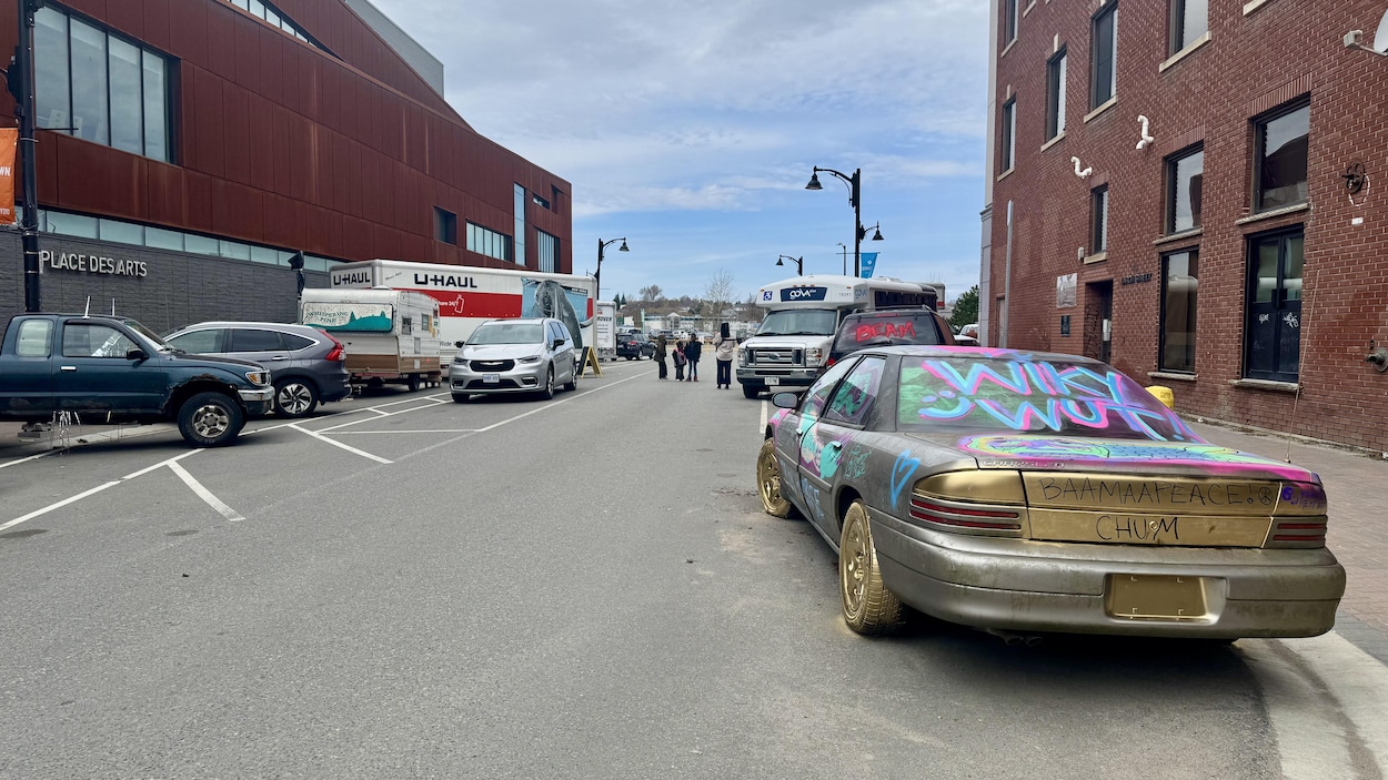 Des voitures transformées en œuvres d’art au centre-ville de Sudbury