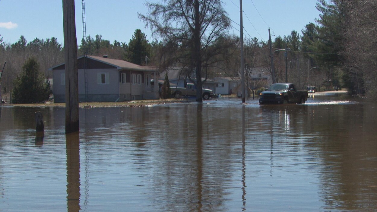 Évacuation obligatoire de certaines rues à FortCoulonge Crue