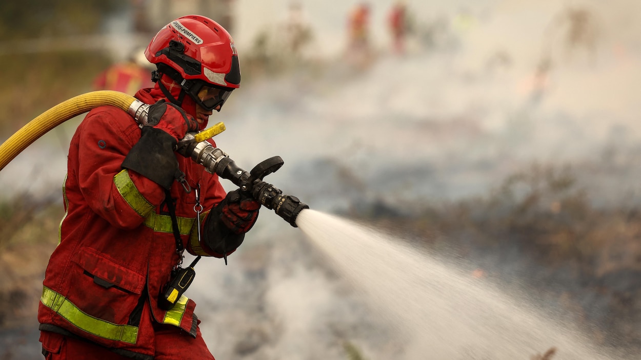 Plus de 325 000 réfugiés du feu en France et en Espagne