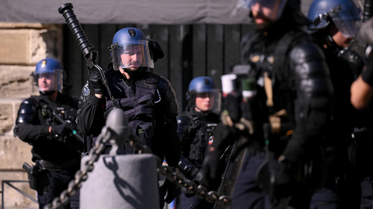 Mouvement lycéen en France : l’usage des grenades assourdissantes suspendu