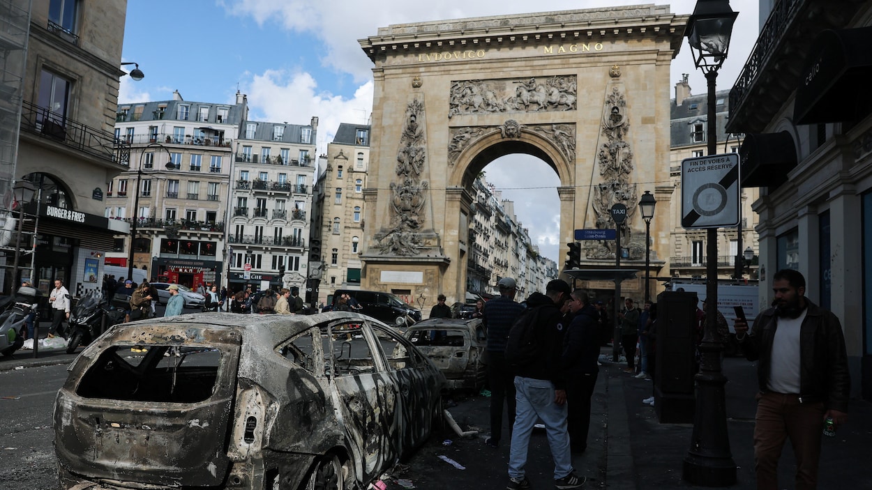 La France en quête d’explications face au chaos, nouvelles tensions à Paris