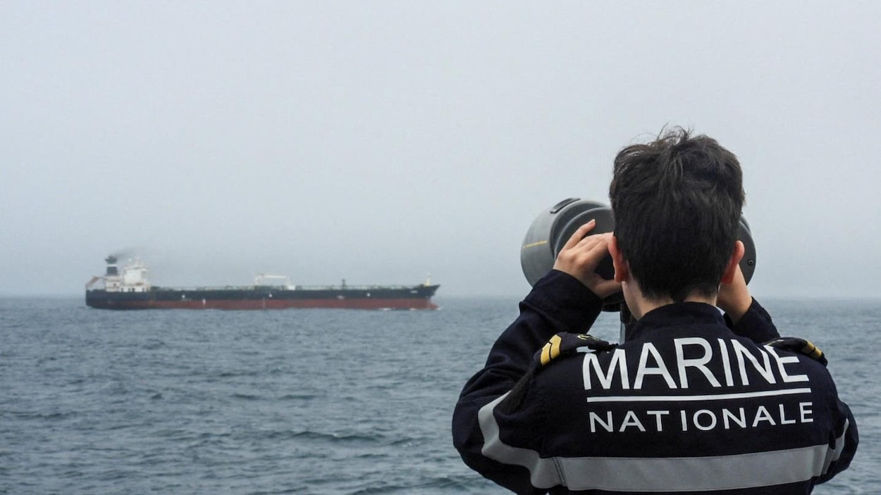La France arraisonne un pétrolier russe, Moscou dénonce une « piraterie »