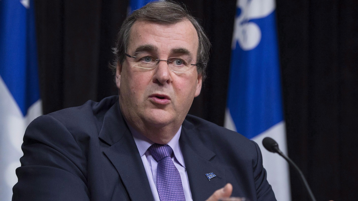 Le ministre François Blais en conférence de presse