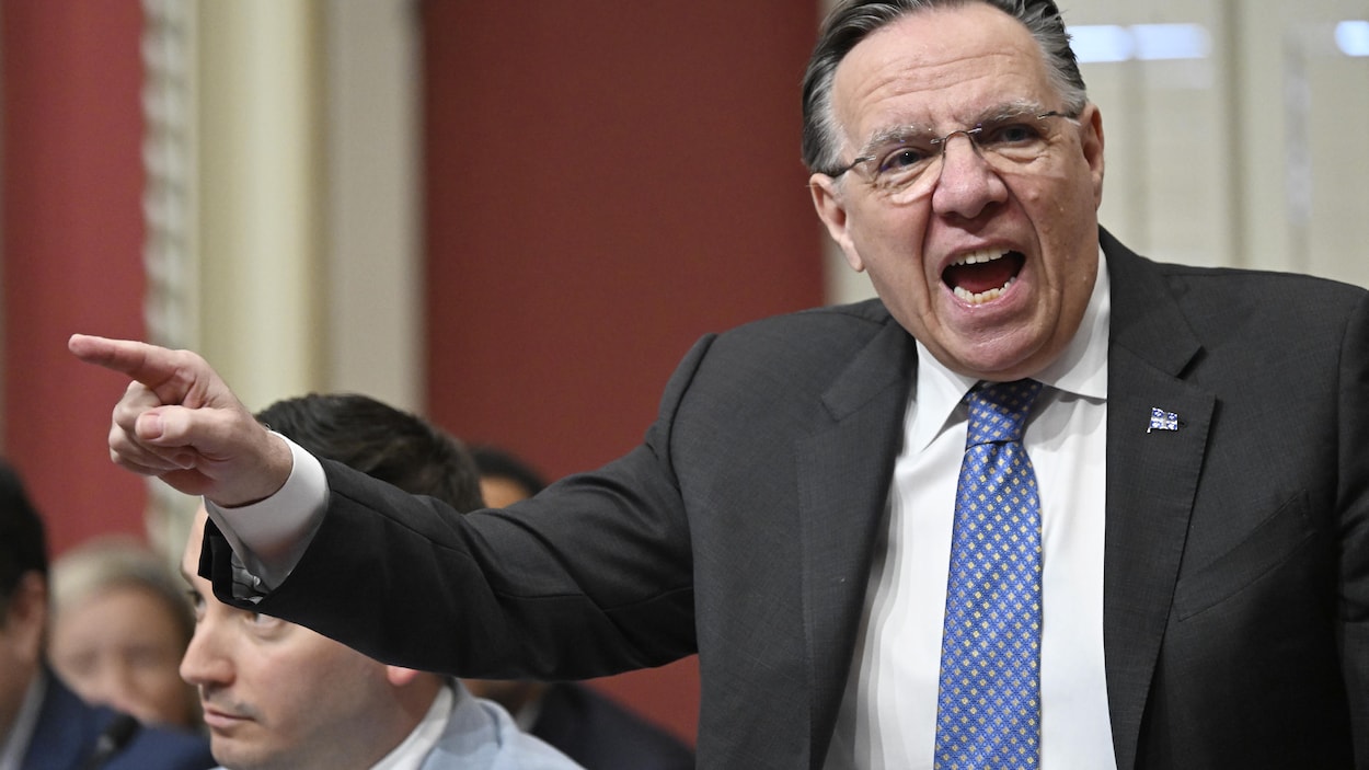 Loi sur les grèves et lock-out : le ton monte en Chambre, Legault rappelé à l’ordre