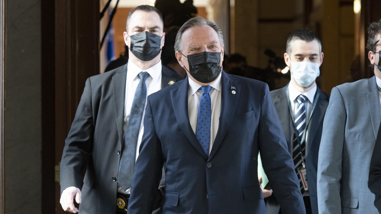 Le premier ministre du Québec, François Legault, a la COVID-19 | COVID ...