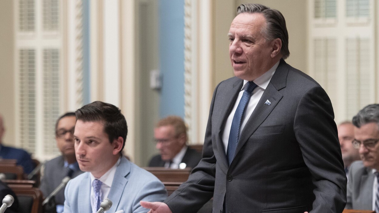 Le premier ministre Francois Legault répond à une question de l'opposition à l'Assemblée nationale.