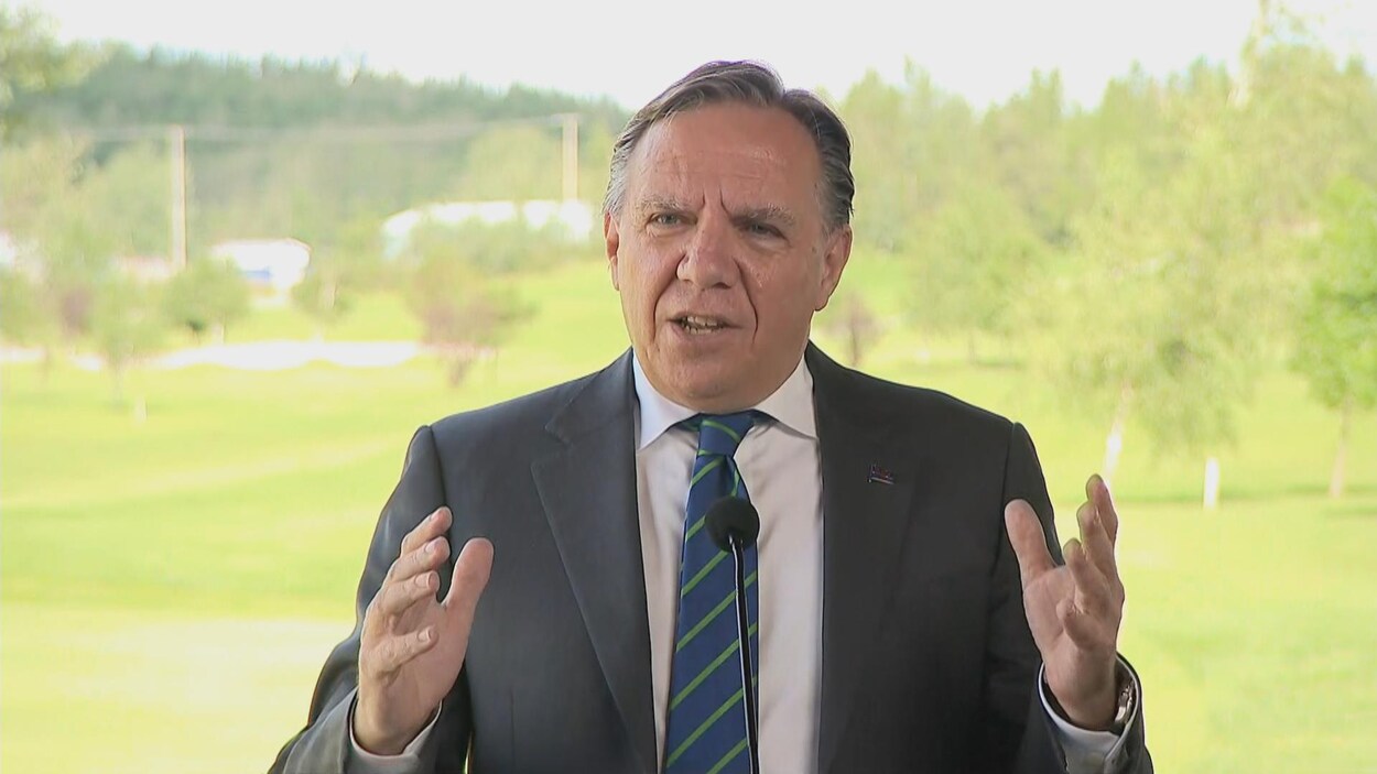 François Legault de passage à Chibougamau.
