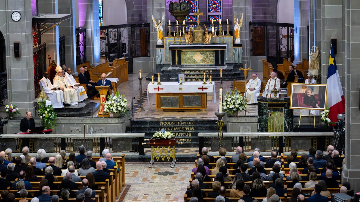 L’Acadie fait ses adieux à Antonine Maillet