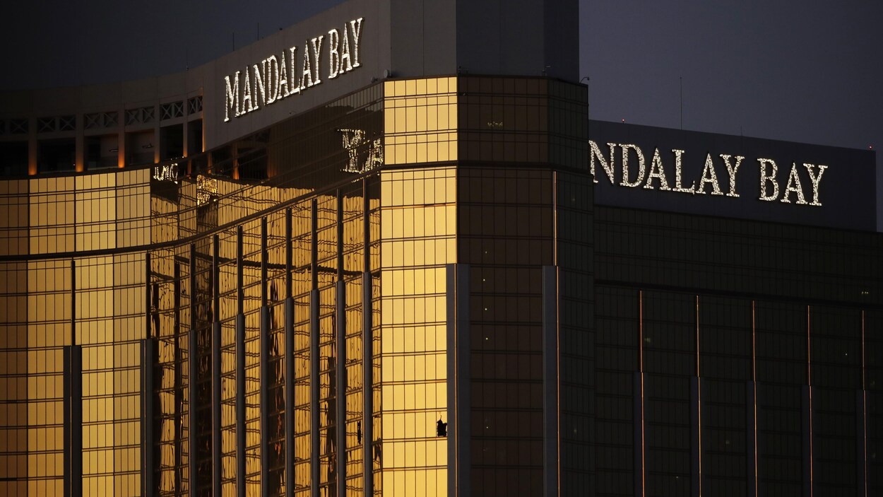 L'hôtel Mandalay Bay, sur le Las Vegas Boulevard, d'où Stephen Paddock a tiré sur la foule.