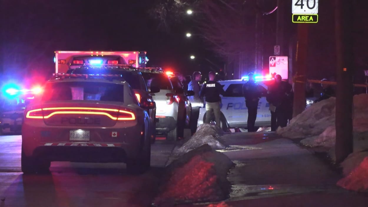La police abat un homme armé à Mississauga