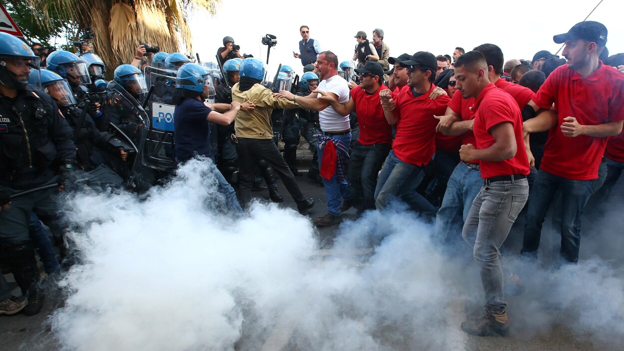 Des heurts ont eu lieu samedi entre manifestants et forces de l'ordre à la fin d'un défilé organisé pour protester contre les chefs d'État et de gouvernement des pays du G7 réunis à Taormine en Sicile.
