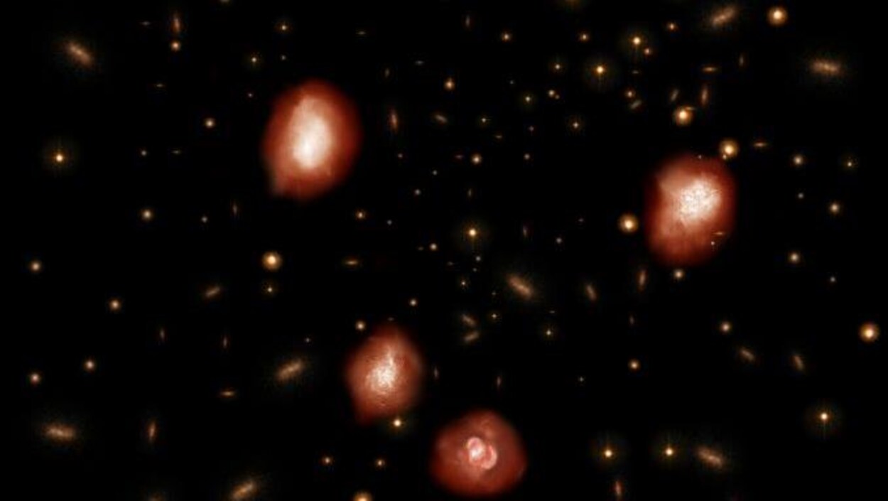 Représentation artistique de lointaines galaxies mises en lumière par le radiotélescope ALMA au Chili.