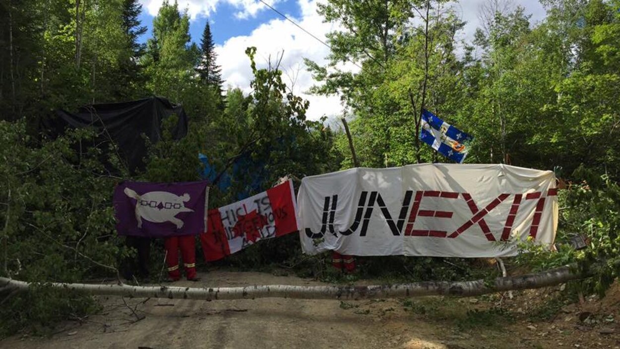 Route bloquée au puits Galt no 4, à 20 km de Gaspé