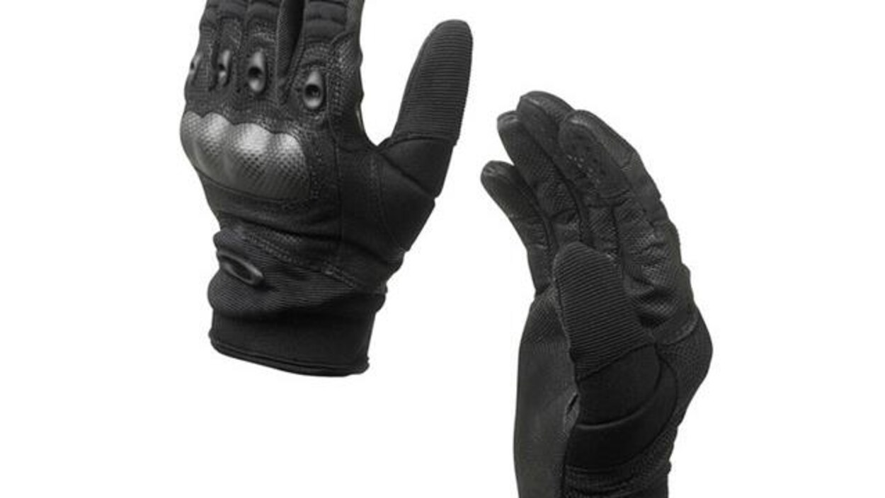 Des gants d'assaut Oakley Standard Issue Des gants d'assaut Oakley Standard Issue