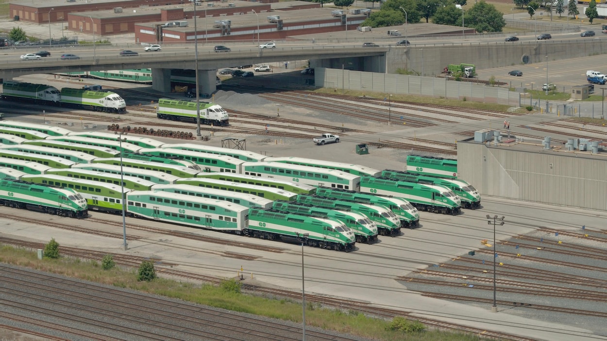 Des trains de banlieue.
