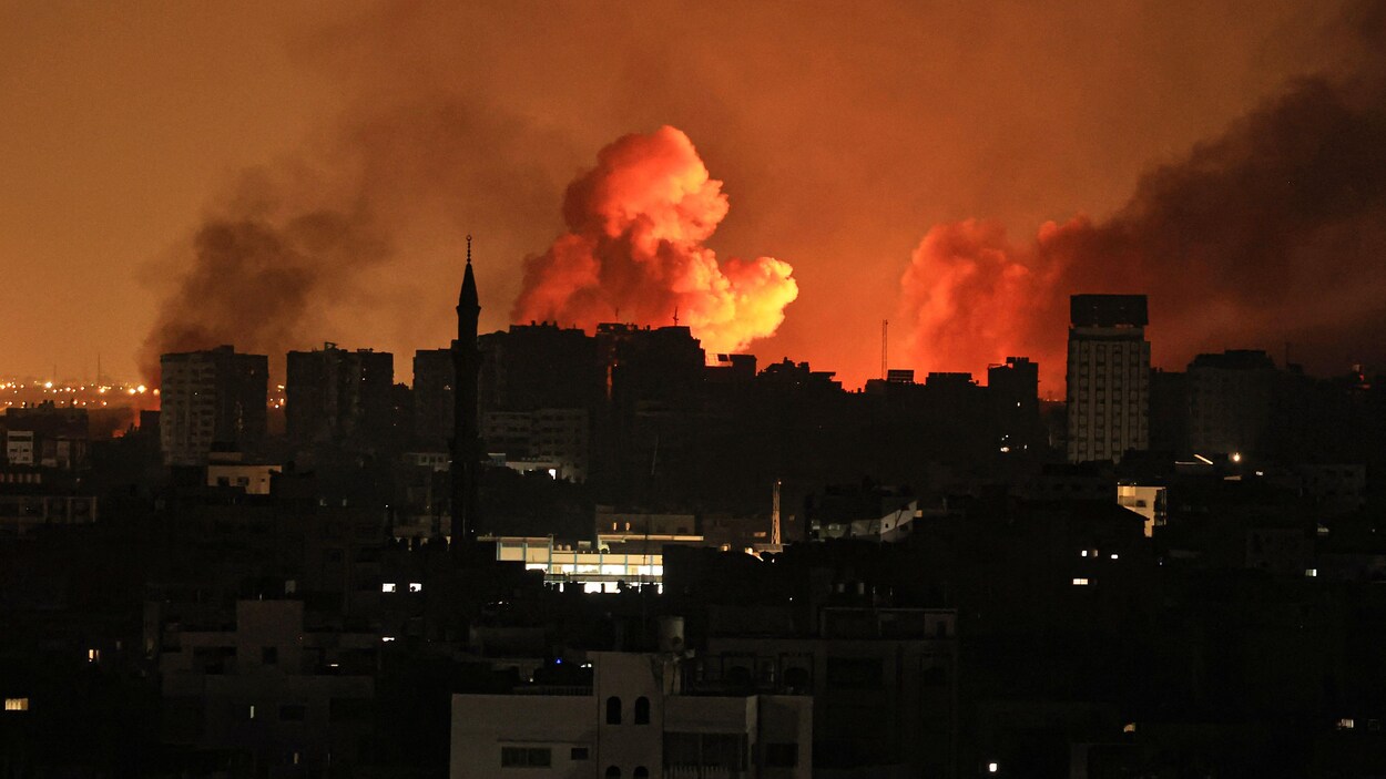Israel continúa bombardeando la Franja de Gaza, donde la situación humanitaria se está deteriorando  Cobertura en vivo