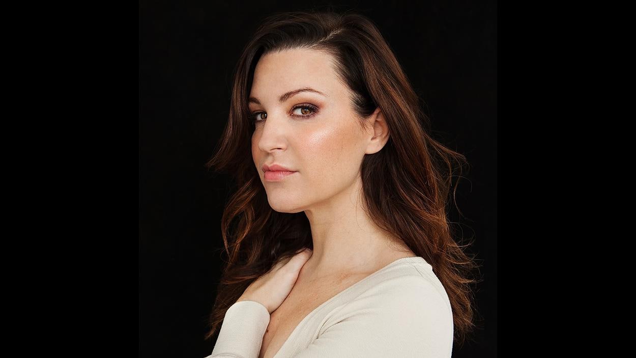 8 ans après La déesse des mouches à feu, Geneviève Pettersen sort La