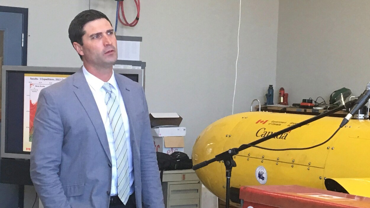 Geoff MacLellan à l'Institut d'océanographie, à Bedford.