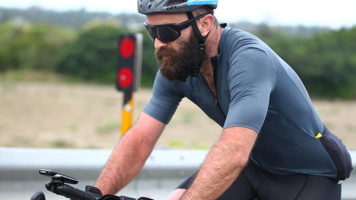 Geoffroy Dussault lors d'une course de 1000 km de vélo en 48 heures à Taïwan.