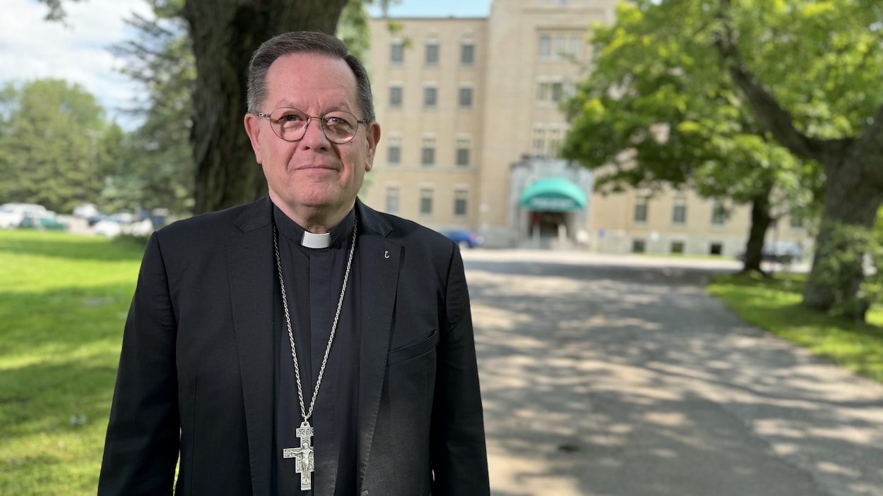 Le cardinal Lacroix réintègre ses fonctions au diocèse de Québec