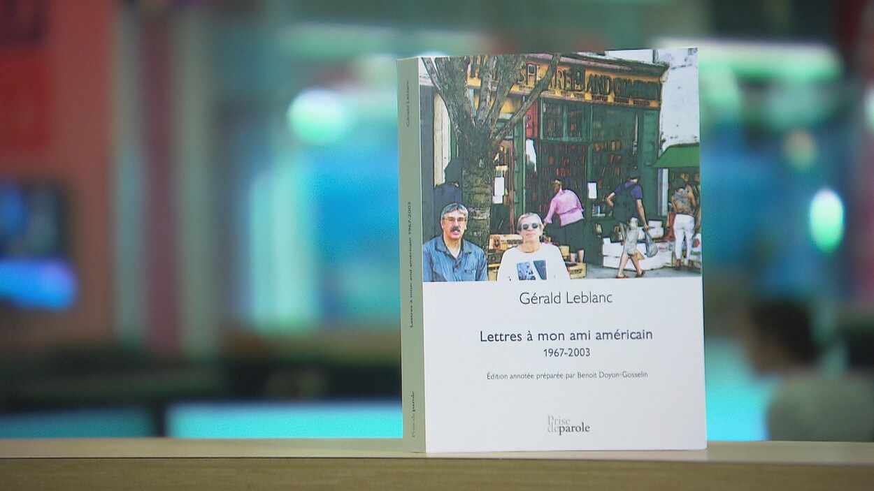 Une photo du recueil de lettres.