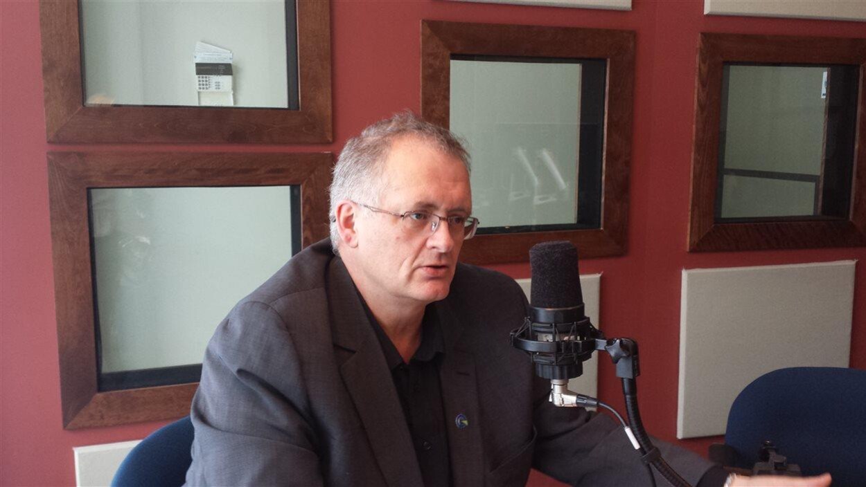 Gilles Chapadeau candidat à l'investiture du Parti québécois dans la circonscription de Rouyn-Noranda-Témiscamingue. Gilles Chapadeau candidat à l'investiture du Parti québécois dans la circonscription de Rouyn-Noranda-Témiscamingue.