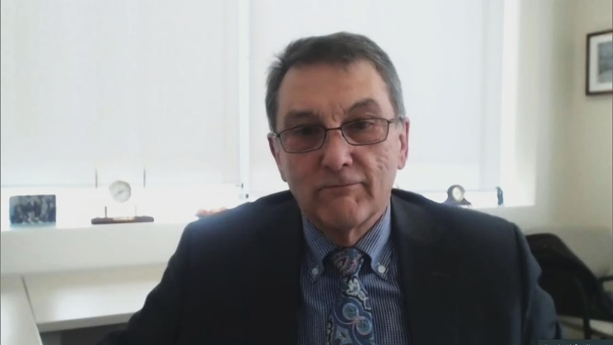 Gilles Lanteigne, PDG du Réseau de santé Vitalité, en entrevue avec Karine Godin au Téléjournal Acadie au sujet des ressources pour affronter le coronavirus au Nouveau-Brunswick.