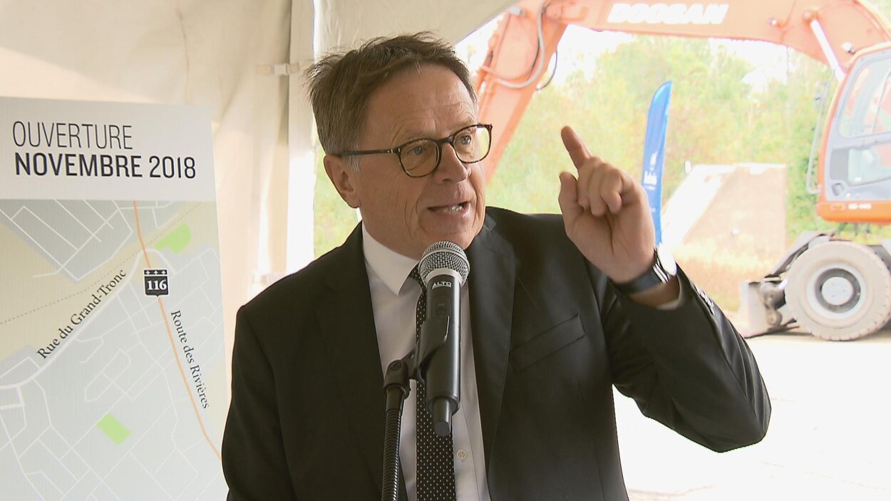 Le maire de Lévis en point de presse