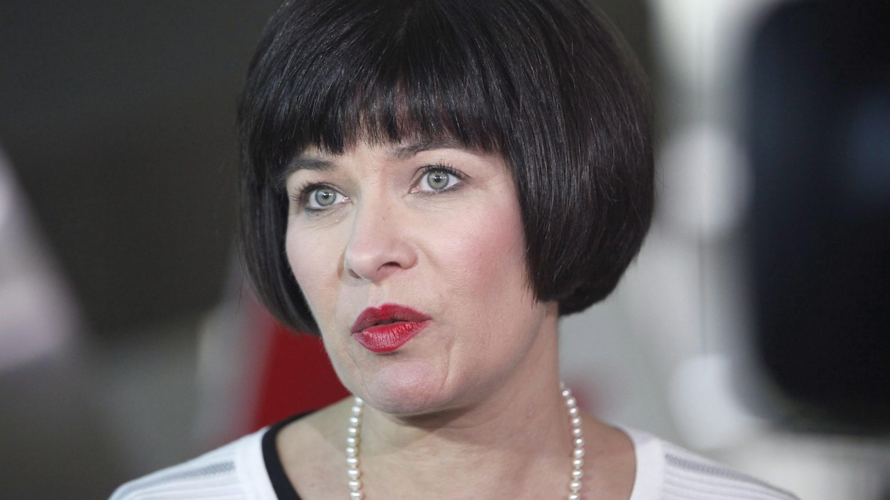Plan rapproché de Mme Petitpas Taylor. Plan rapproché de Mme Petitpas Taylor.