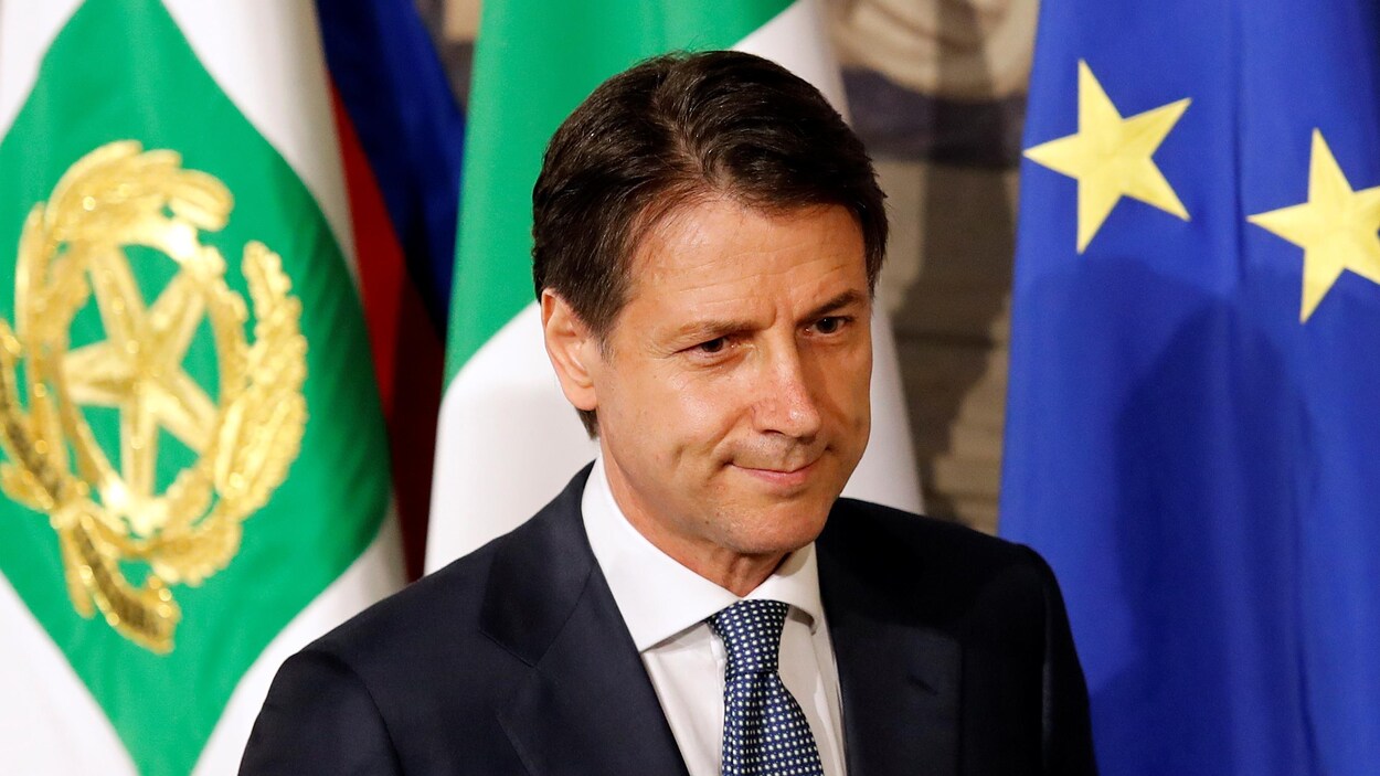 Le nouveau premier ministre italien, Giuseppe Conte, a été nommé par le président après plusieurs semaines d'hésitation, Giuseppe Conte n'ayant aucune expérience politique. Le nouveau premier ministre italien, Giuseppe Conte, a été nommé par le président après plusieurs semaines d'hésitation, Giuseppe Conte n'ayant aucune expérience politique.