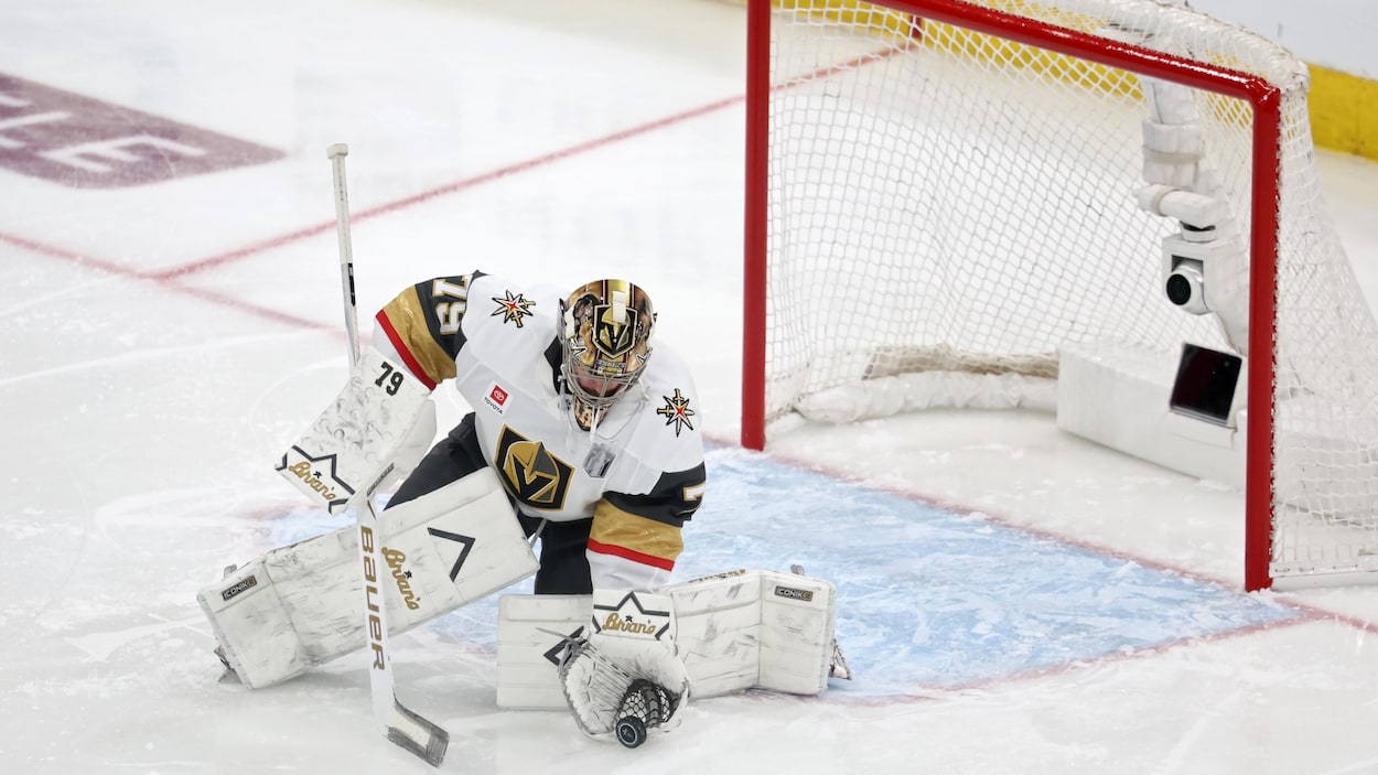 La foule hue Carter Hart en finale de la Coupe Stanley