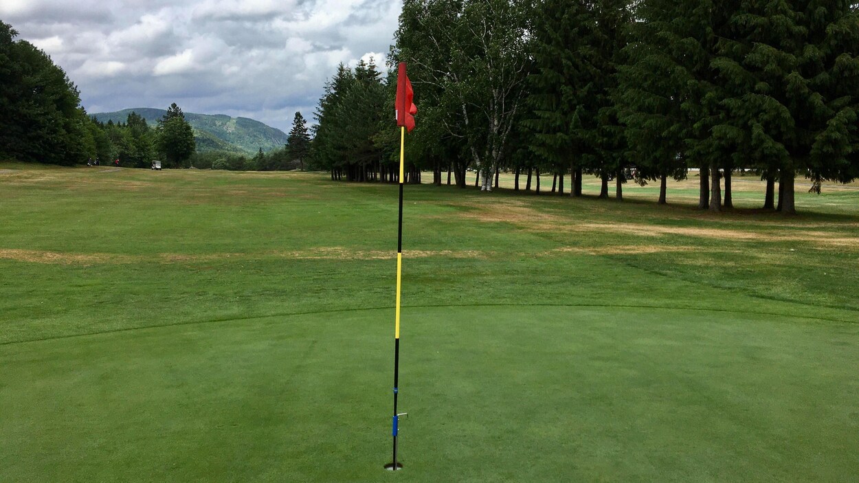 Un drapeau sur le terrain de golf de Stoneham