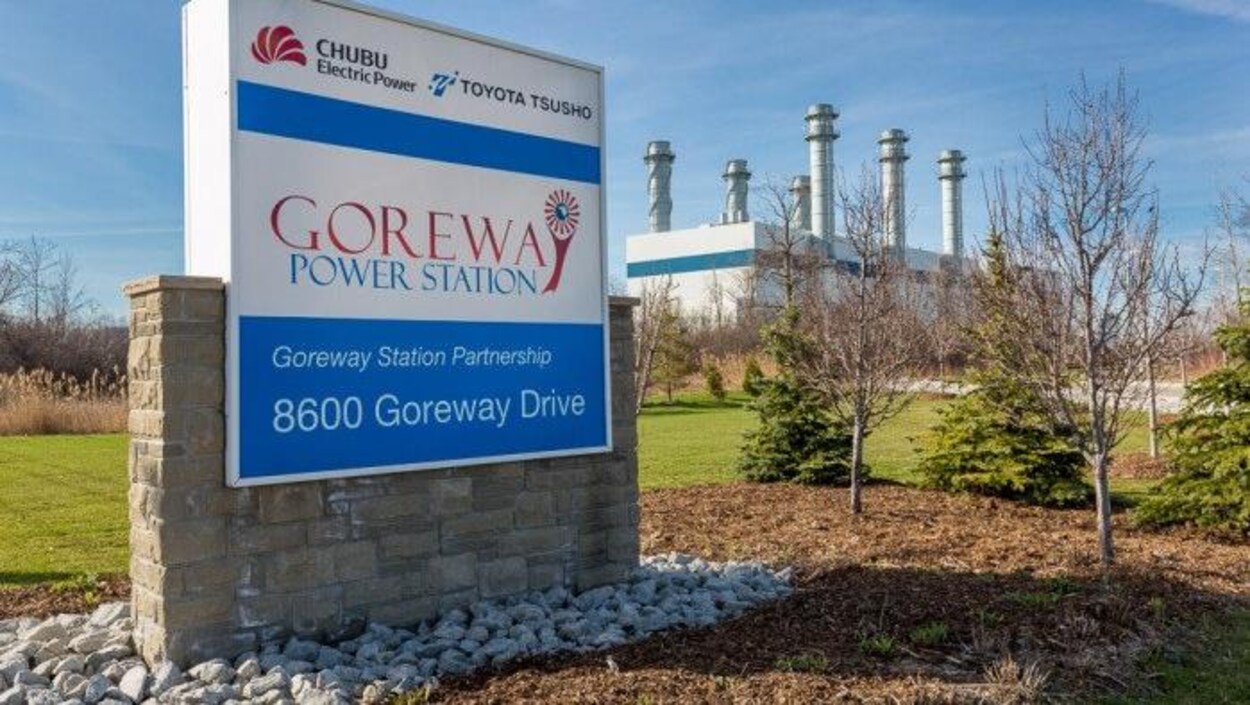 Photo du panneau de la centrale Goreway à l'avant des installations. Photo du panneau de la centrale Goreway à l'avant des installations.