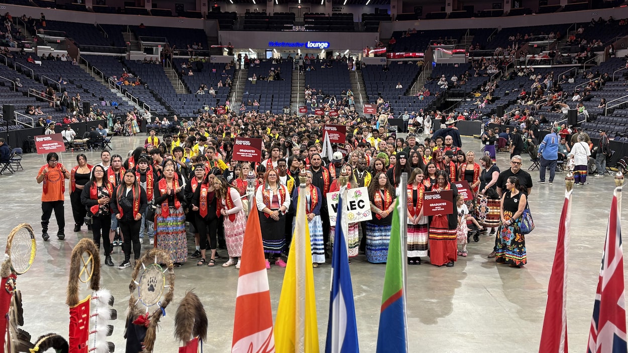 Winnipeg : un pow-wow « historique » pour célébrer 2000 diplômés