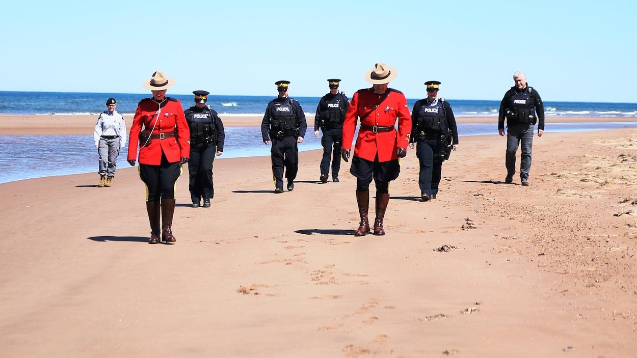 Des agents de la GRC à l'Île-du-Prince-Édouard.