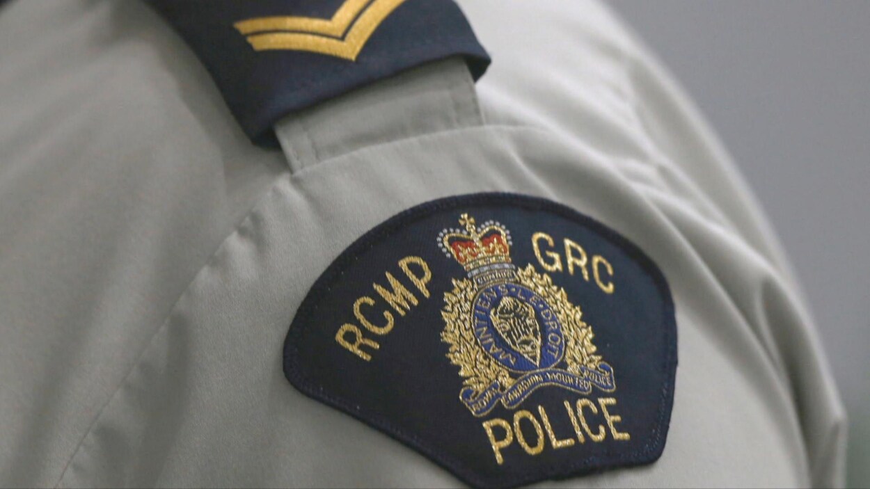 Un écusson de la GRC.