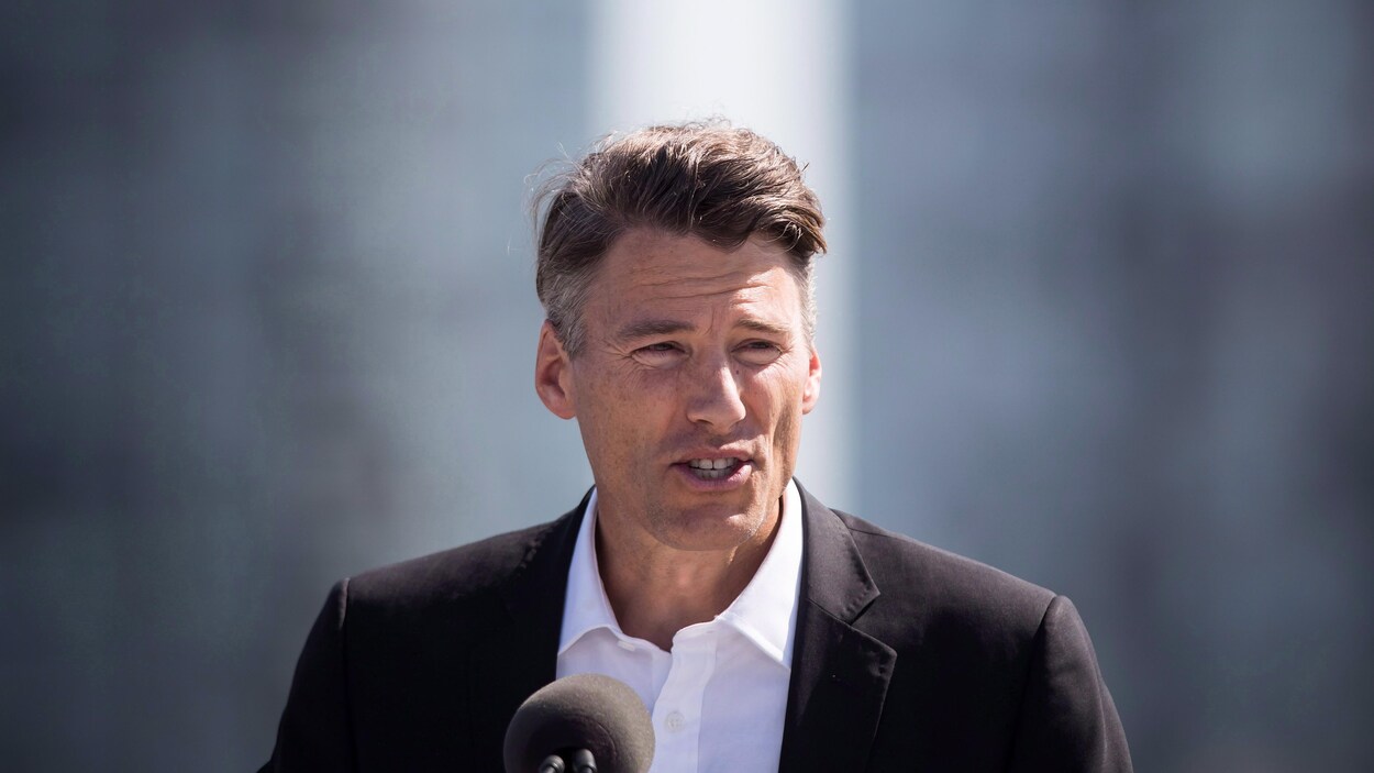 Un candidat libéral compare des partisans conservateurs au convoi des camionneurs