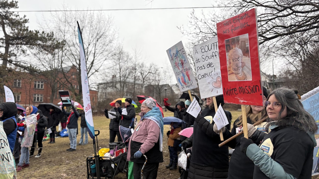 « À boutte de manger des croûtes », des Maisons de la famille manifestent