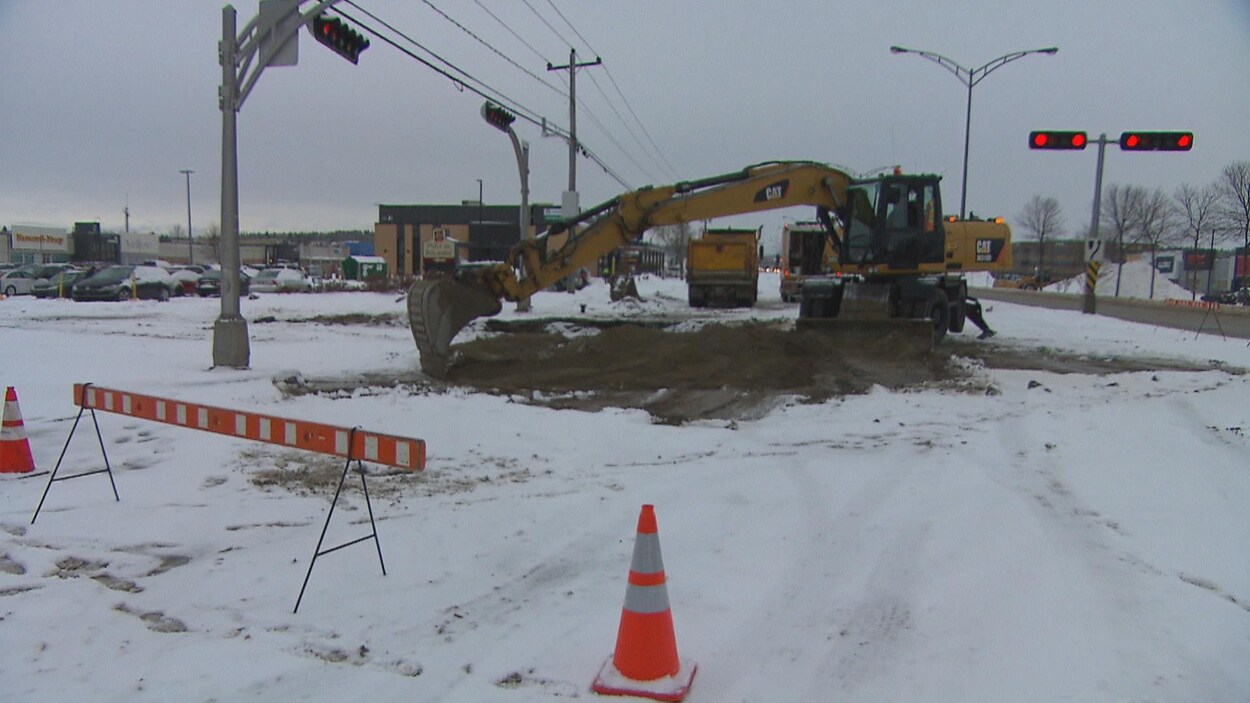 Des travaux sont menés sur le boulevard Talbot, à Chicoutimi.