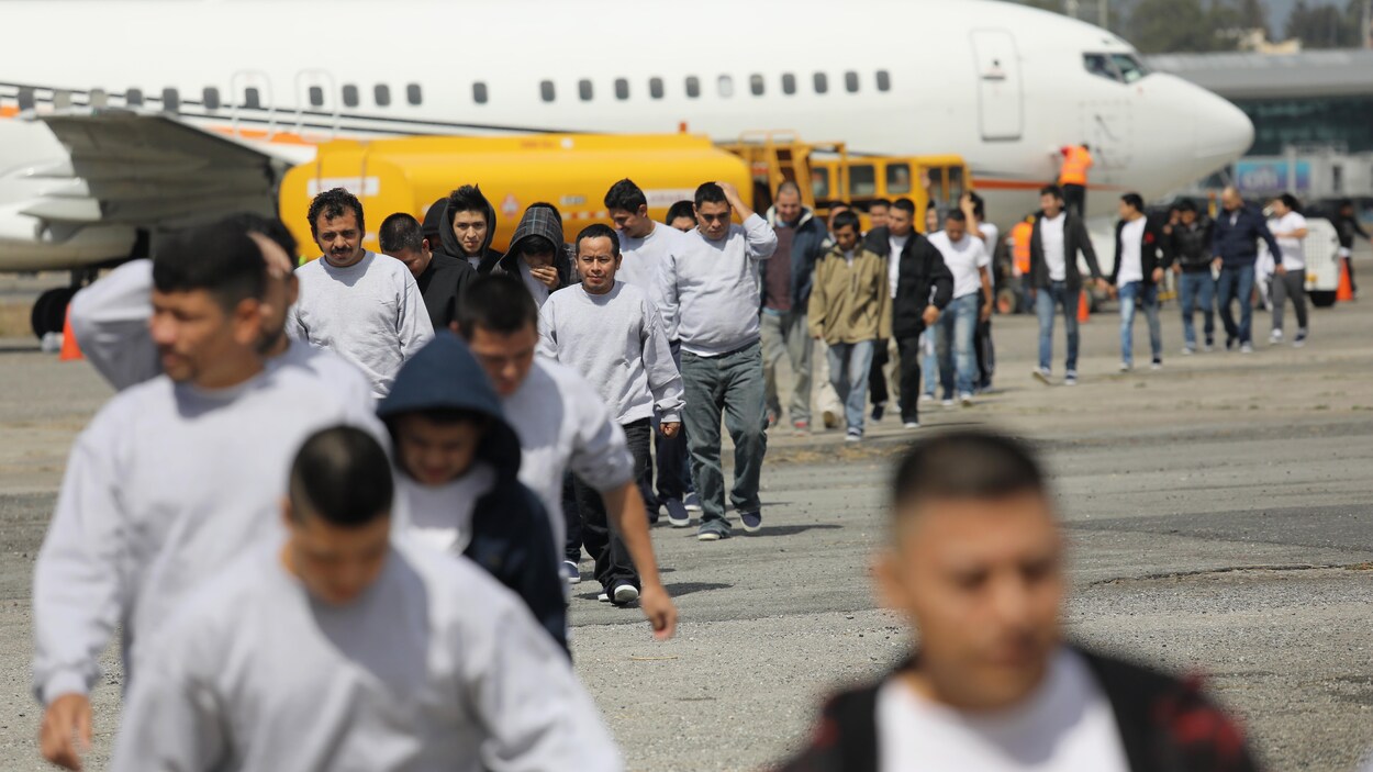 Des immigrants illégaux guatémaltèques déportés par les autorités américaines en février 2017 Des immigrants illégaux guatémaltèques déportés par les autorités américaines en février 2017