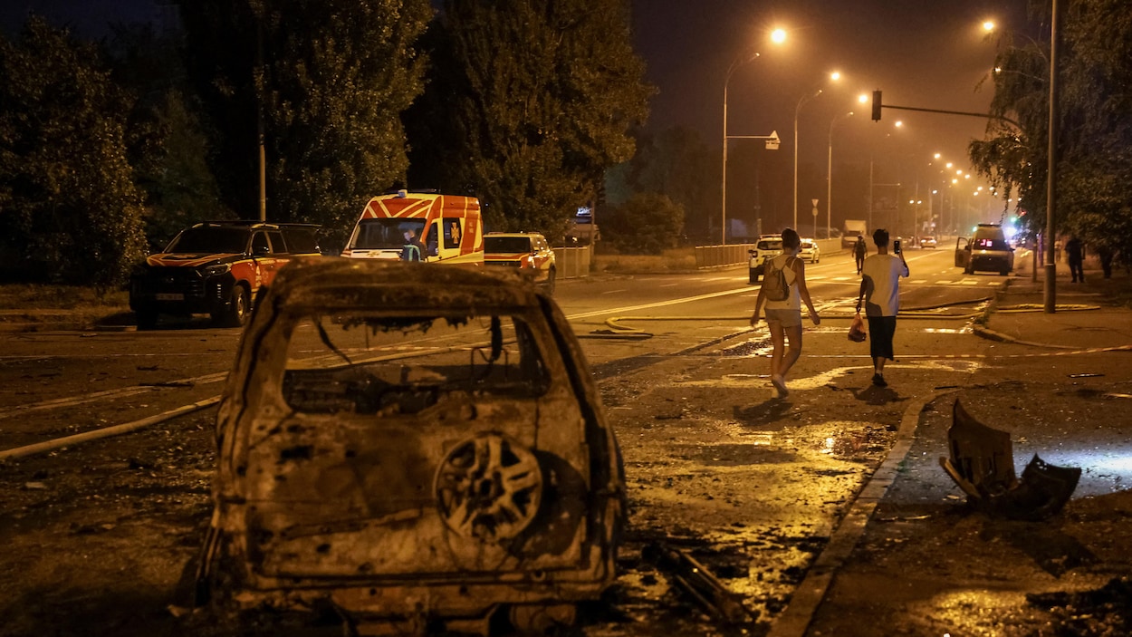 Une attaque de missiles russes fait au moins 9 morts à Kiev