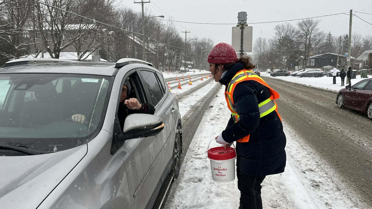 Sherbrooke abolit les frais aux organismes pour la collecte de dons dans les rues