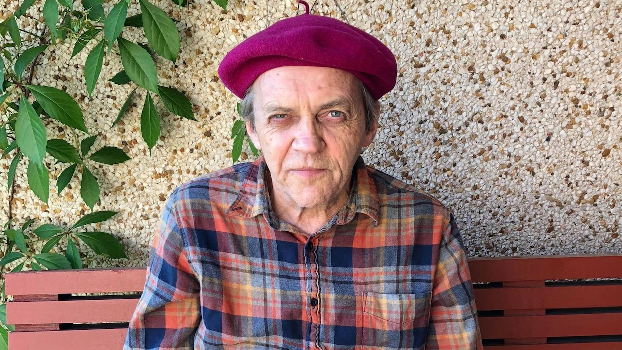 Une des photos les plus récentes du poète Guy Arsenault
.