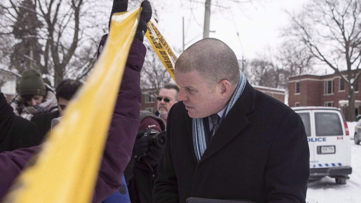 Det.-Sgt. Hank Idsinga is seen after briefing the media at a Toronto property where alleged serial killer Bruce McArthur worked, on February 8, 2018. Toronto's homicide squad has had a difficult year -- the team has had to investigate a record-breaking number of killings in Canada's most populous city, grapple with a rise in deadly gang violence, address criticism about a perceived lack of action in some cases and deal with several high-profile slayings that have strained resources. Heading int
