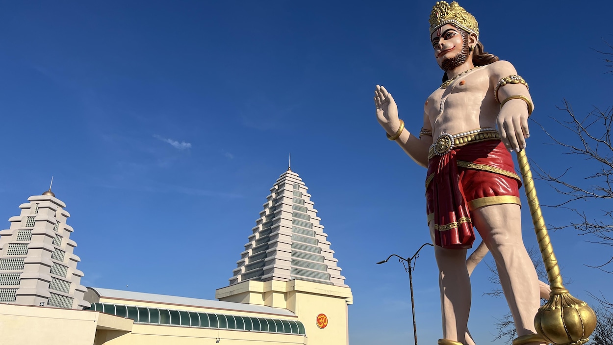 Une statue d’un dieu hindou qui fait 16 mètres en Ontario RadioCanada
