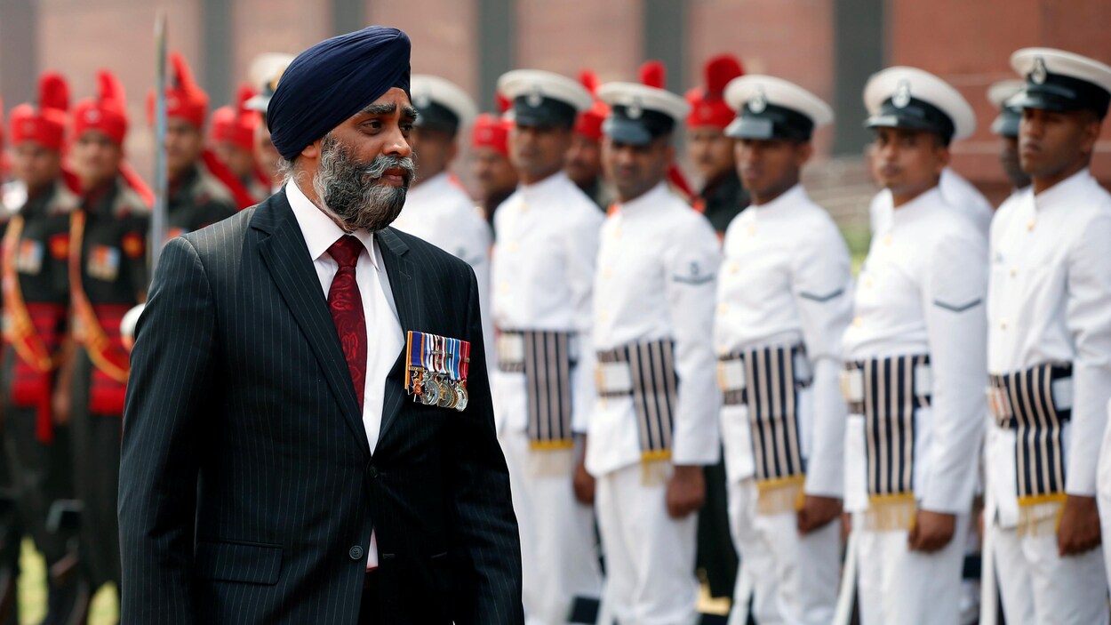 Le voyage du ministre de la Défense, Harjit Sajjan, doit lui permettre de renouer avec l'histoire de sa famille et à établir des relations plus étroites entre le Canada et l'Inde. Le voyage du ministre de la Défense, Harjit Sajjan, doit lui permettre de renouer avec l'histoire de sa famille et à établir des relations plus étroites entre le Canada et l'Inde.