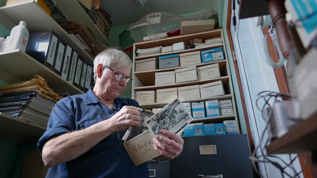 Dans l'album photo d'Harold Robicheau, la mémoire de Clare