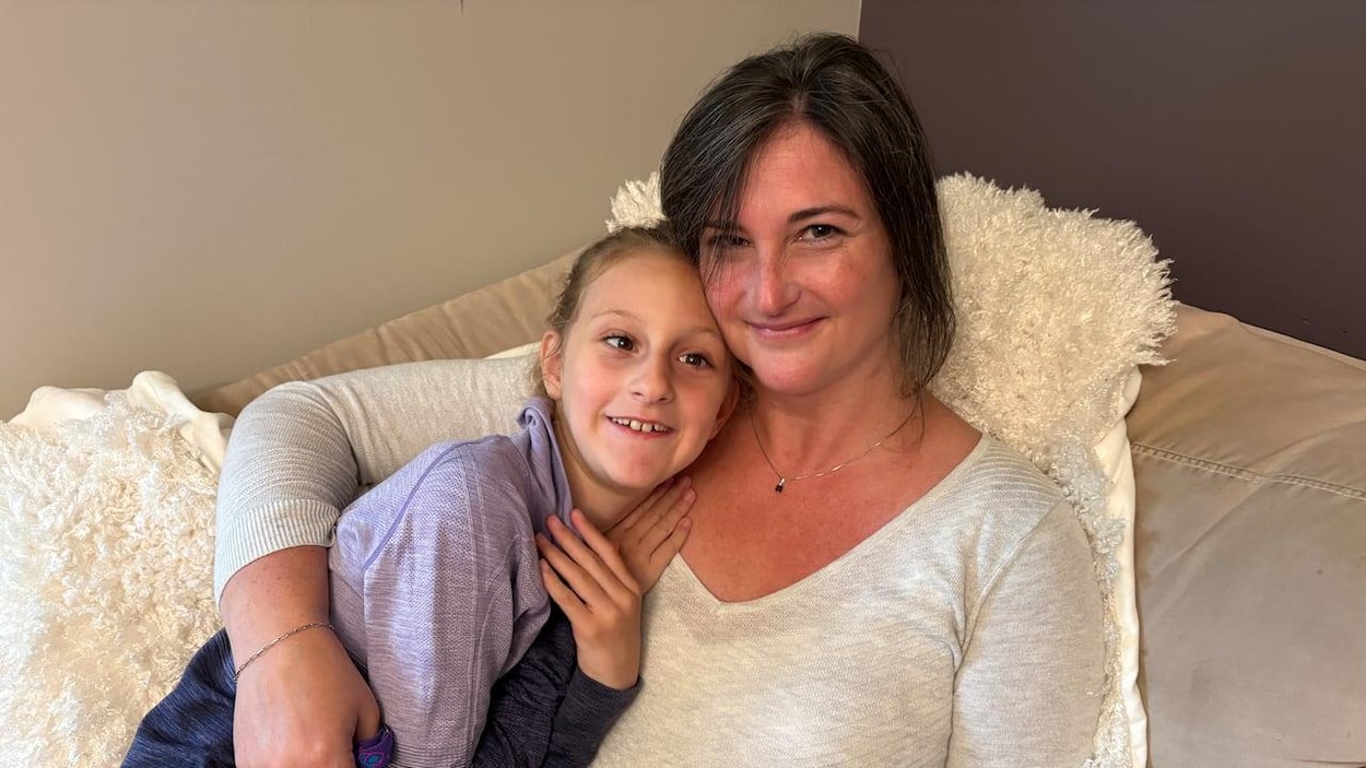 Atteinte d’une maladie ultra-rare, une enfant tente un traitement expérimental